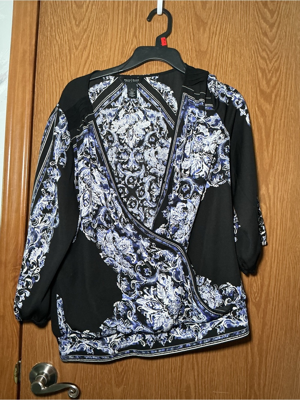 White House Black Market Blue & Black Scroll Print Faux Wrap Blouse Size 14 - Picture 2 of 4